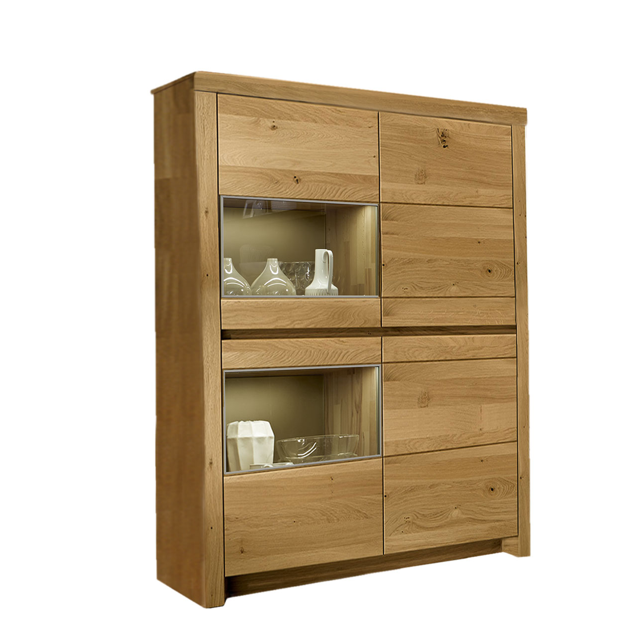 Soleo-3000-Zeilenschrank-4903-freigestellt-Wildeiche SOLEO 3000 Zeilenschrank Type 4903 in massiver Wildeiche, mit zwei Holztüren und zwei Türen mit Vitrinenfach untereinander angeordnet, als Ambiente Bild.