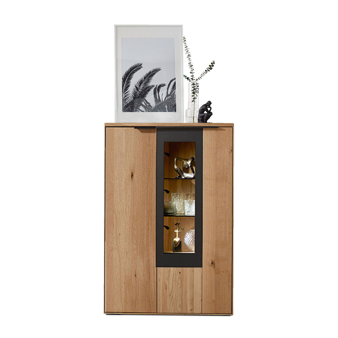 WM-1910-Highboard-4813 Modernes Highboard aus Wildeiche mit rechtem Vitrinenfach abgesetzt mit carbonfarbigen Metallrahmen.