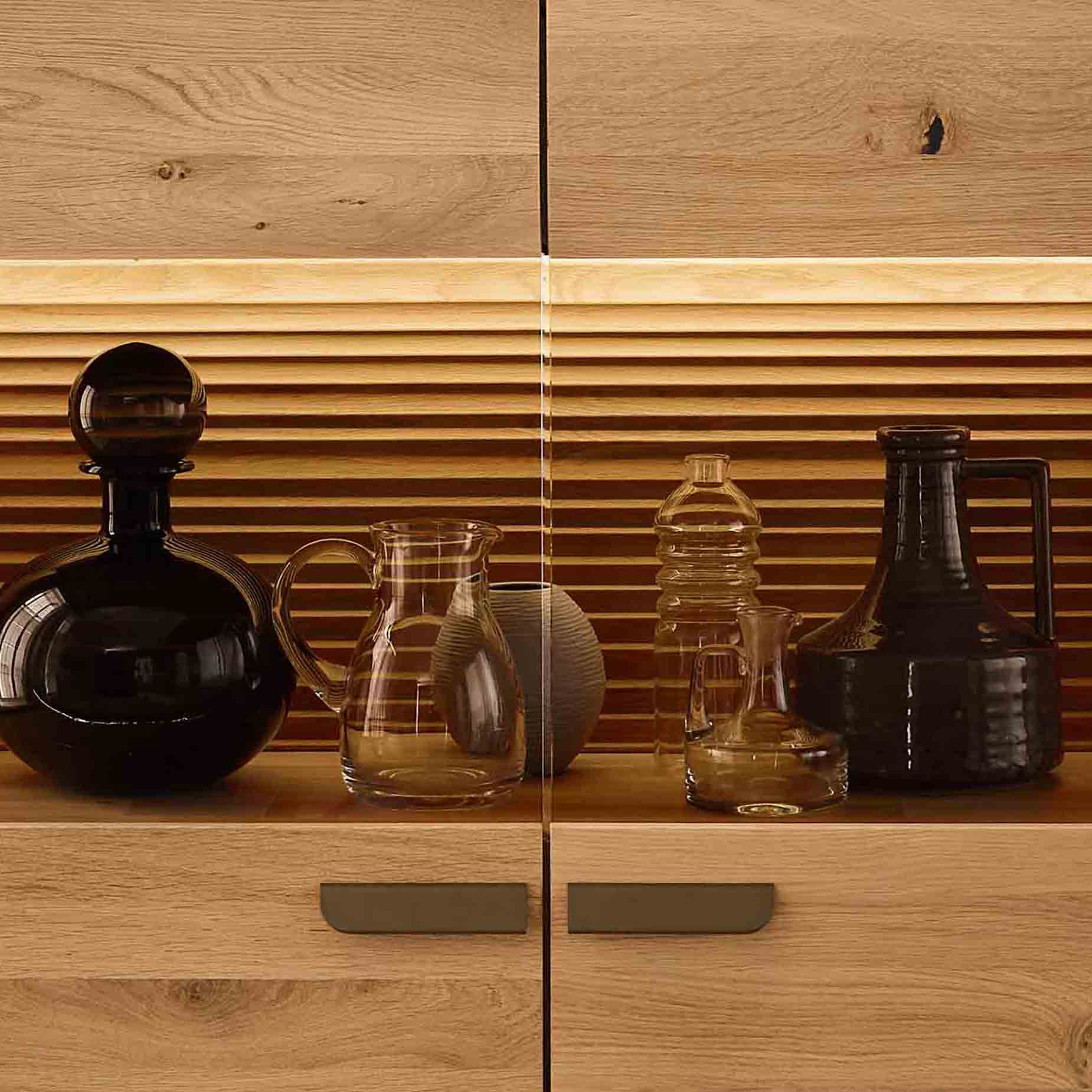 WM 2620 Akzent Flow in Wildeiche Wellenform waagerecht.