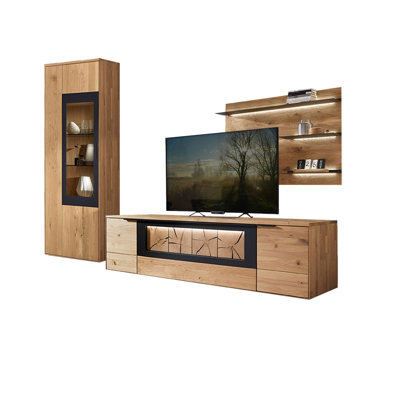 WM 1910 Wohnzimmer Type 0010G Wohnzimmer Type 0010G bestehend aus einem Zeilenschrank mit Vitrineneinsatz in Wildeiche abgesetzt mit einem carbonfarbigen Metallrahmen, kombiniert mit einem Wandpaneel und einem Lowboard, in Wildeiche und Hirnholz Akzent.