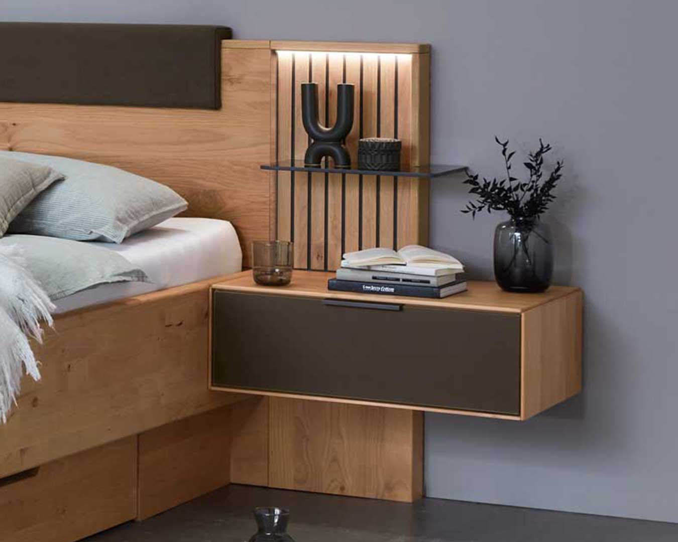 Hier geht es zu den WSM 4400 Konsolen optional mit Paneelaufsatz und Beleuchtung.