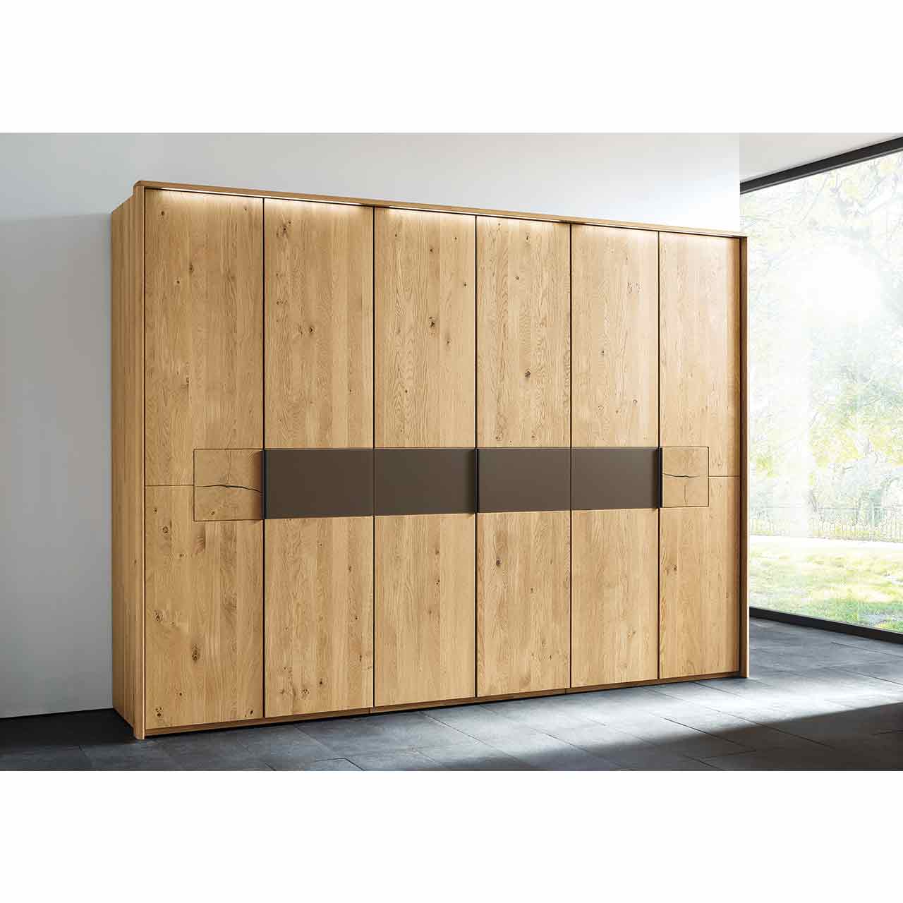 WSM1600_Schrank_VZ_6_tuerig 6-türiger Kleiderschrank, gezeigt mit Hirnholz und Lack Mocca Akzent.