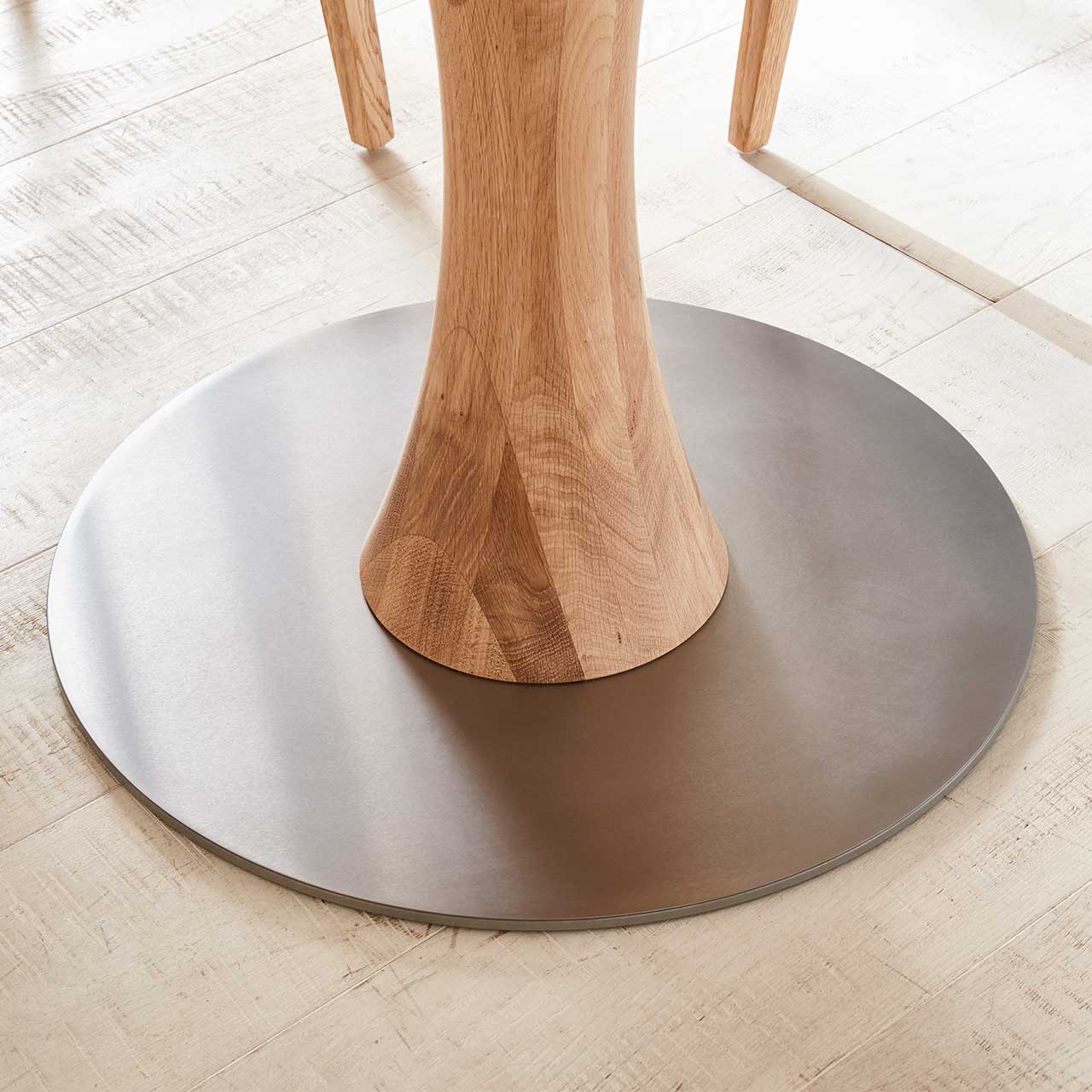 Esstisch-Rondo runder Metallfuß